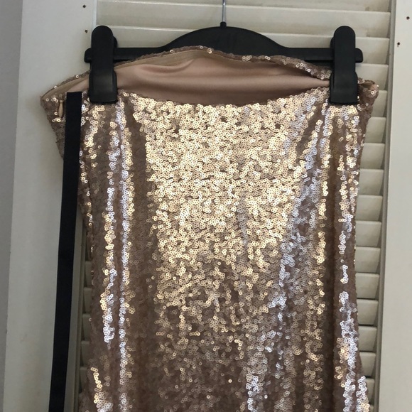 Pretty Little Thing NWT Rose gold sequins - Picture 4 of 8